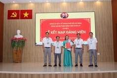 BỆNH VIỆN NHÂN ÁI TỔ CHỨC LỄ KẾT NẠP ĐẢNG VIÊN MỚI